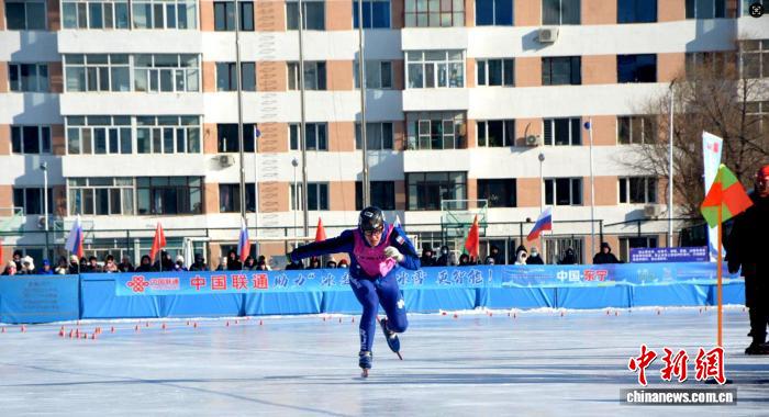 中俄选手齐聚东宁 开启冰超联赛新篇章