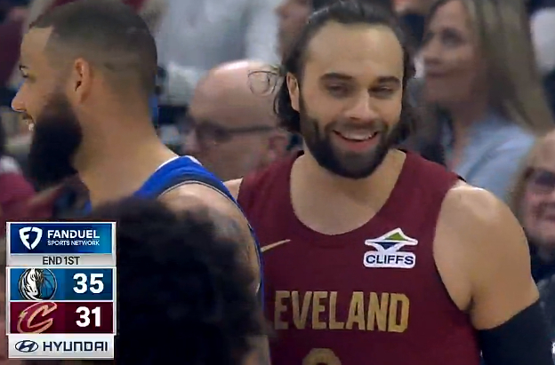 斯特鲁斯复出首秀连中三记三分 骑士首节落后独