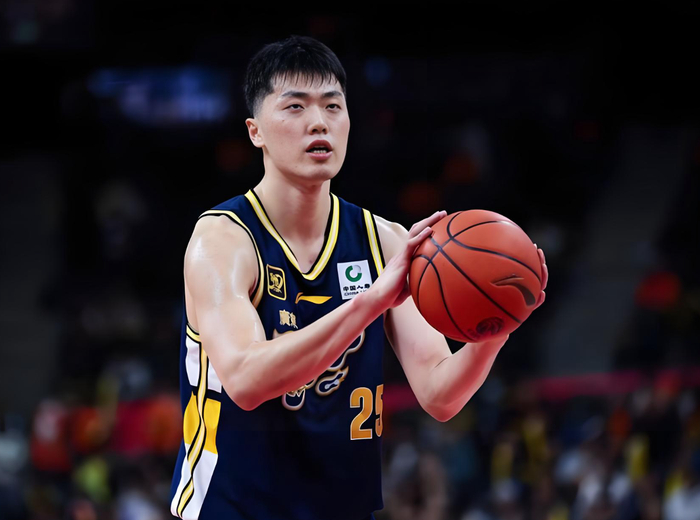 张皓嘉表现低迷引质疑 杜