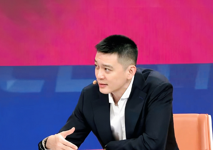 张皓嘉表现低迷引质疑 杜锋重用引球迷不满