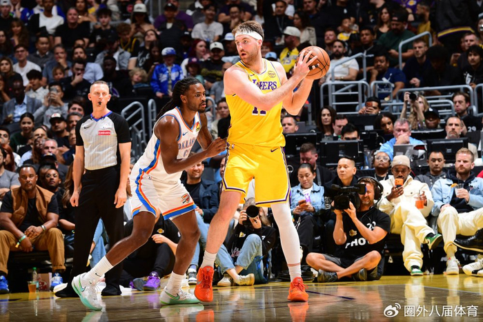 湖人主场惨败雷霆三连败，战绩稳居西部第四