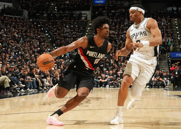 文班亚马伤退马刺惜败系列赛陷入生死战